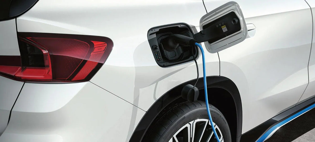 BMW iX1 - Töltés: Melyik töltőt válasszam?